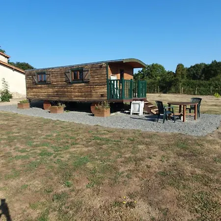 La Roulotte De Rochavelle * Chiché