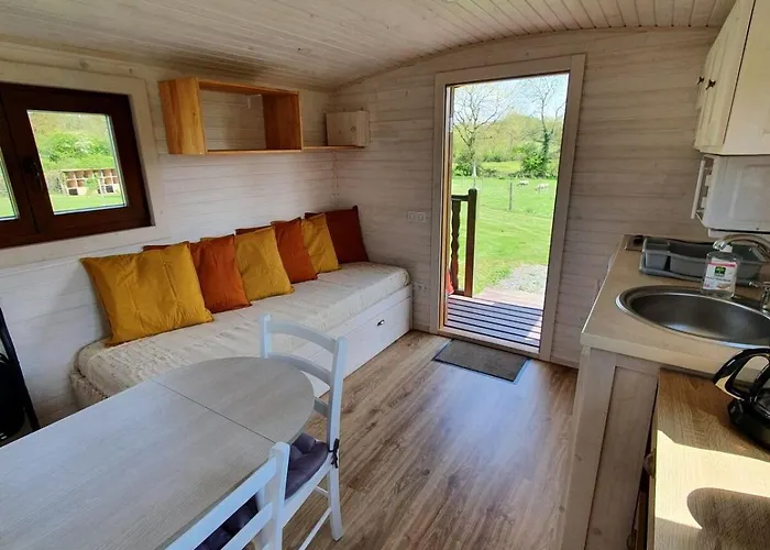 La Roulotte De Rochavelle Chalet